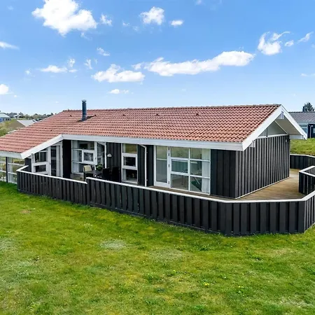 Holiday home Venja - 200m From The Sea In Nw Jutland By Interhome